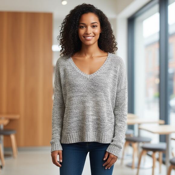 NWT American Eagle White, Silver Metallic V-Neck Pullover Sweater Womens Small - Picture 1 of 6